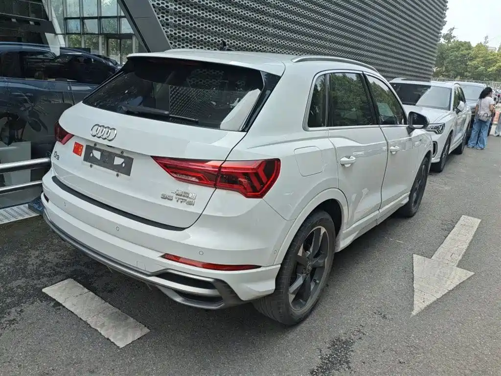 Audi Q3 2022 35 TFSI Fashion Dynamic фото 4