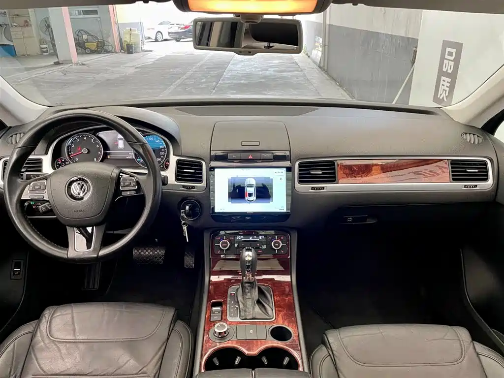 Volkswagen Touareg 2011 3.0TSI Standard фото 8