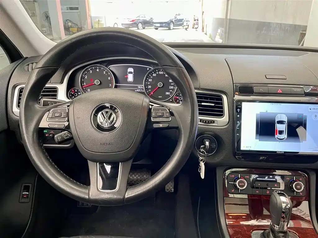 Volkswagen Touareg 2011 3.0TSI Standard фото 12