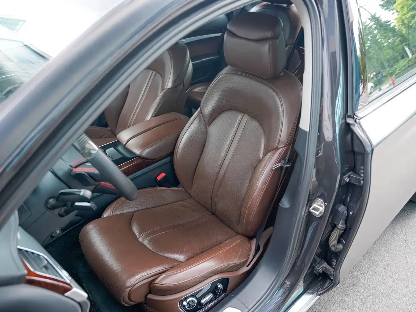 Audi A8 2011 A8L 3.0 TFSI quattro Premium (245kW) фото 11