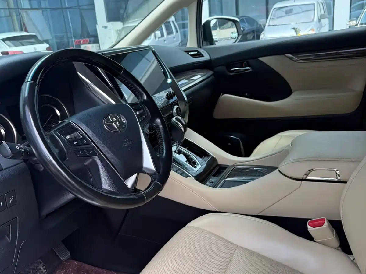 Toyota Vellfire 2019 Hybrid 2.5L HV Premium Edition фото 8