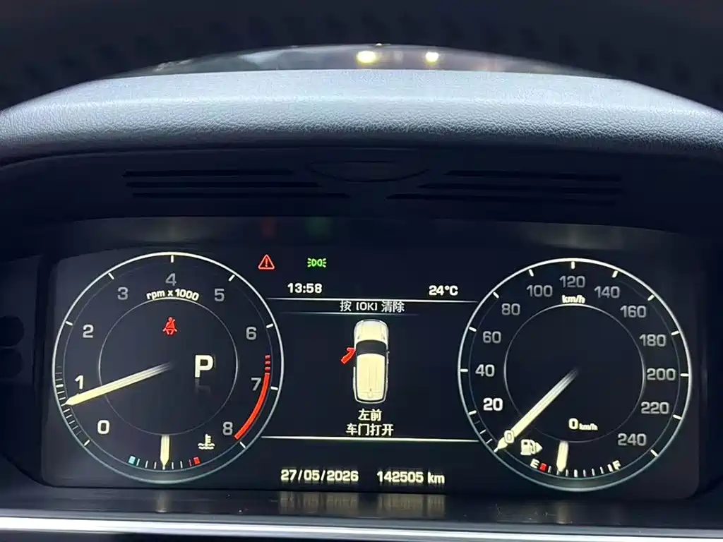 Land Rover Range Rover Sport 2016 Model 3.0 SC V6 HSE DYNAMIC фото 13