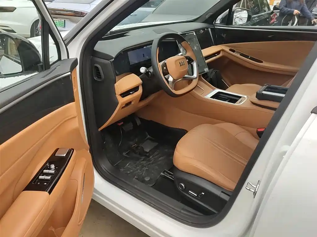 Geely Galaxy Galaxy L7 2025 EM-i 115km Explorer+ Edition фото 16