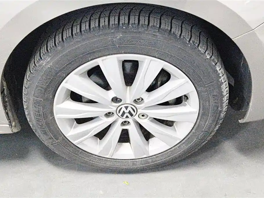 Volkswagen Sagitar 2012 1.4TSI Automatic Luxury фото 6