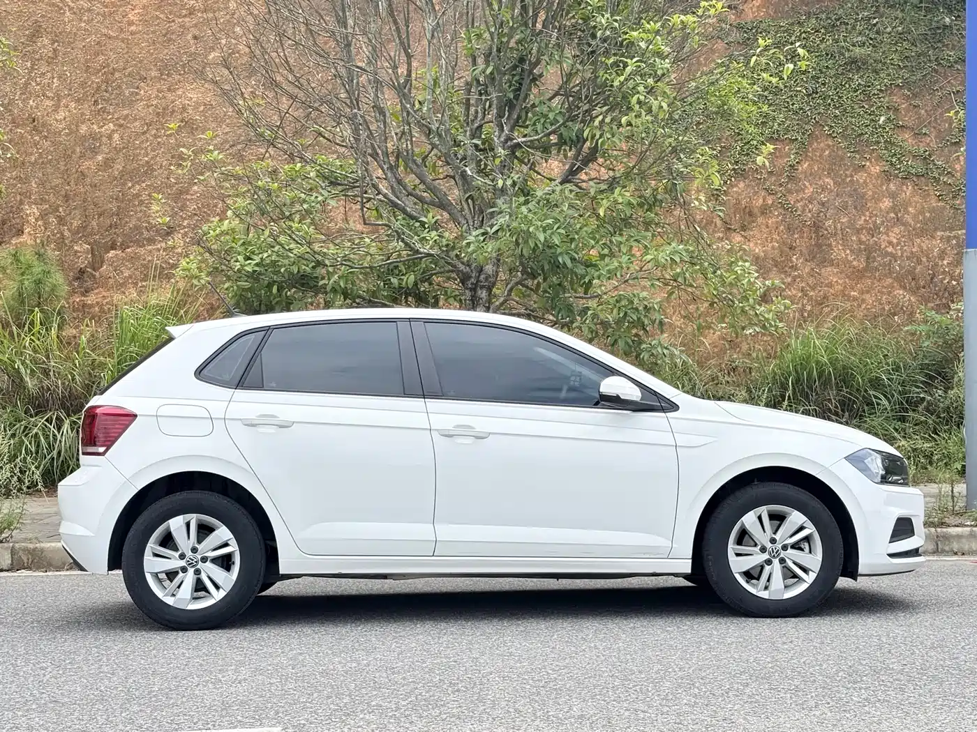 Volkswagen Polo 2021 Plus 1.5L Automatic Panorama Enjoyment Edition фото 7