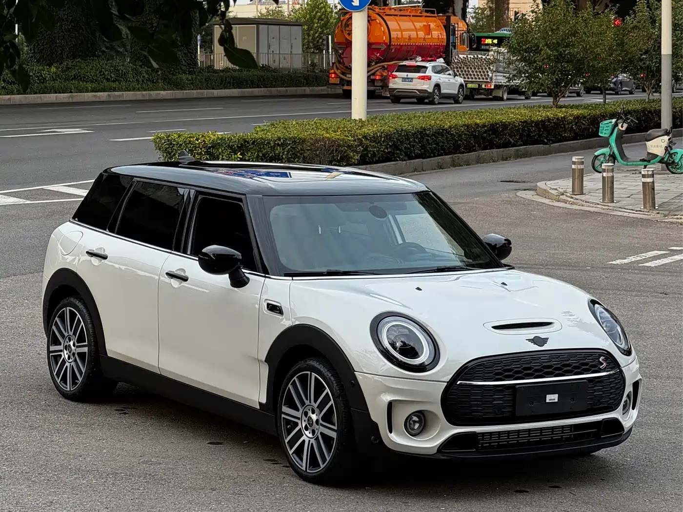 MINI CLUBMAN 2024 2023 Facelift 2.0T COOPER S Connoisseur