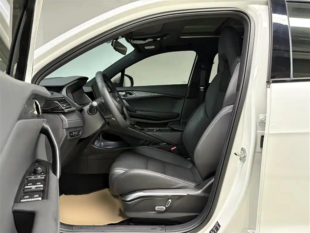 Lynk & Co 06 2023 Remix 1.5T Power Pro фото 20