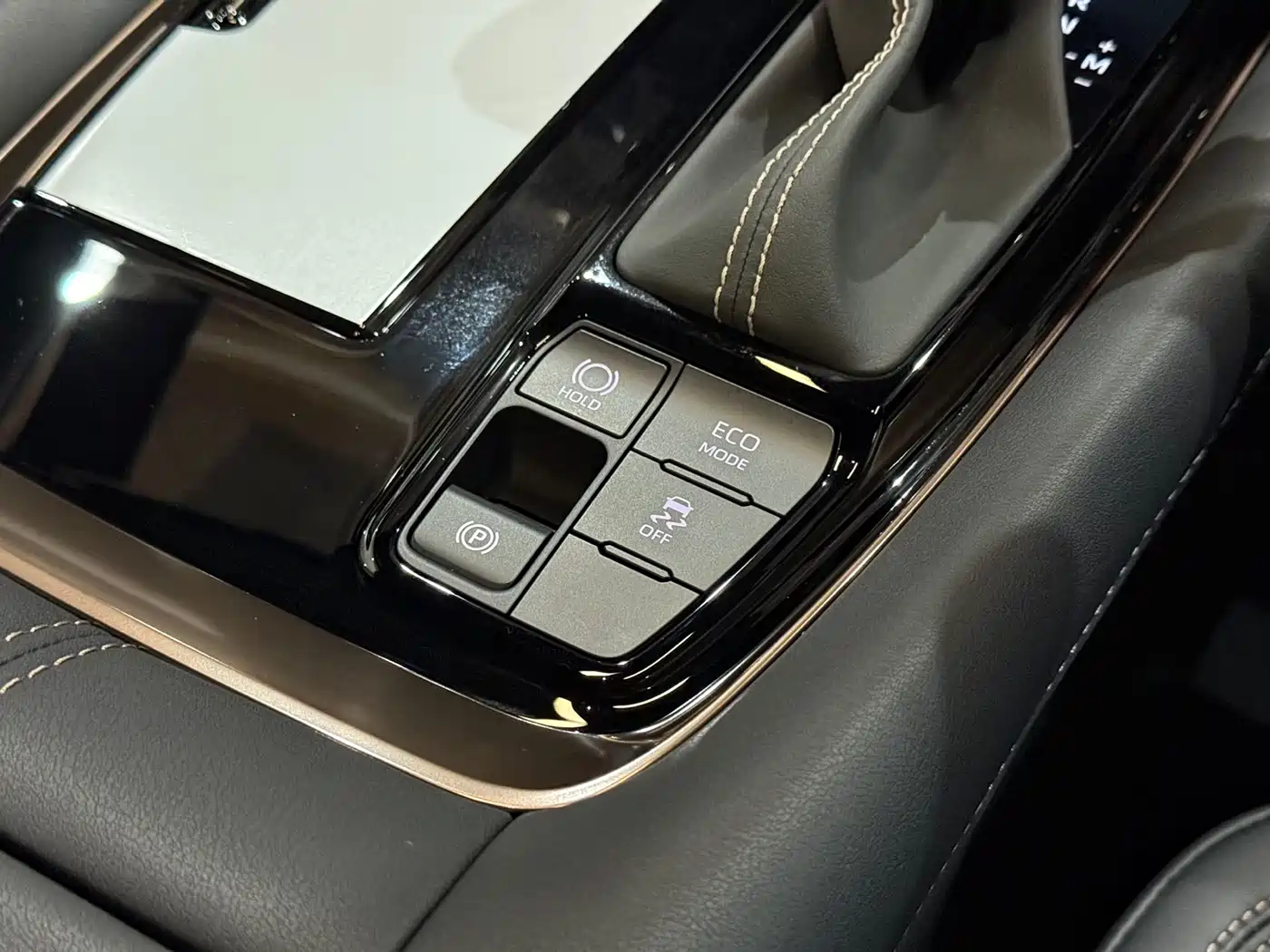 Toyota Alphard 2025 Hybrid 2.5L Prestige Gold Edition фото 15