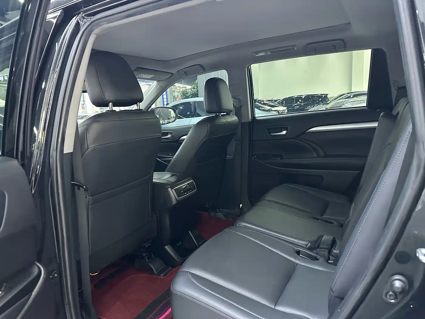 TOYOTA HIGHLANDER