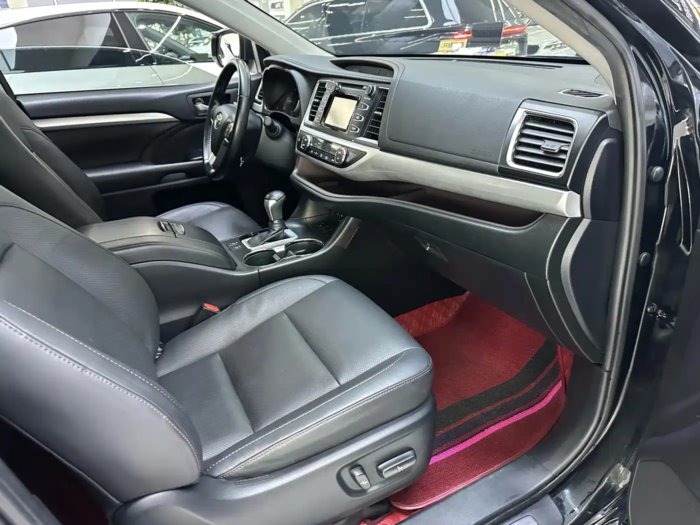 TOYOTA HIGHLANDER