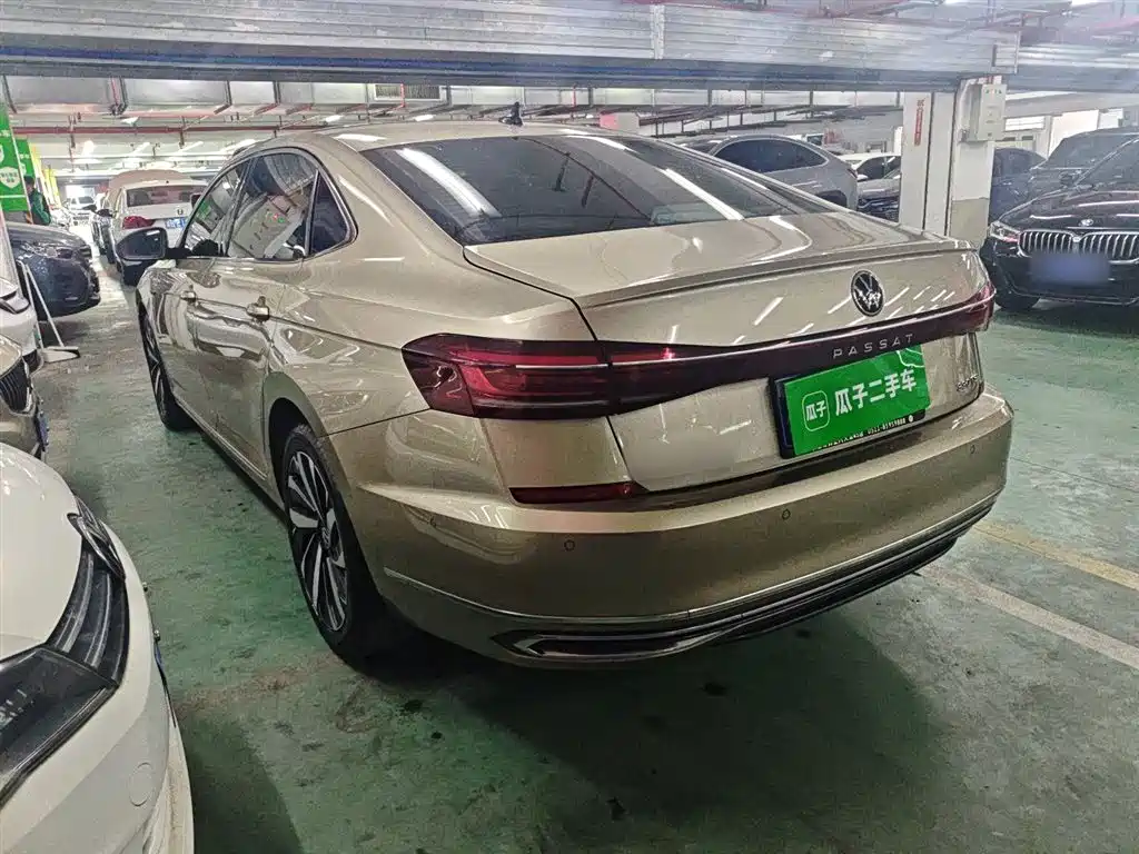 Volkswagen Passat 2022 330TSI Starlight Luxury Edition фото 25