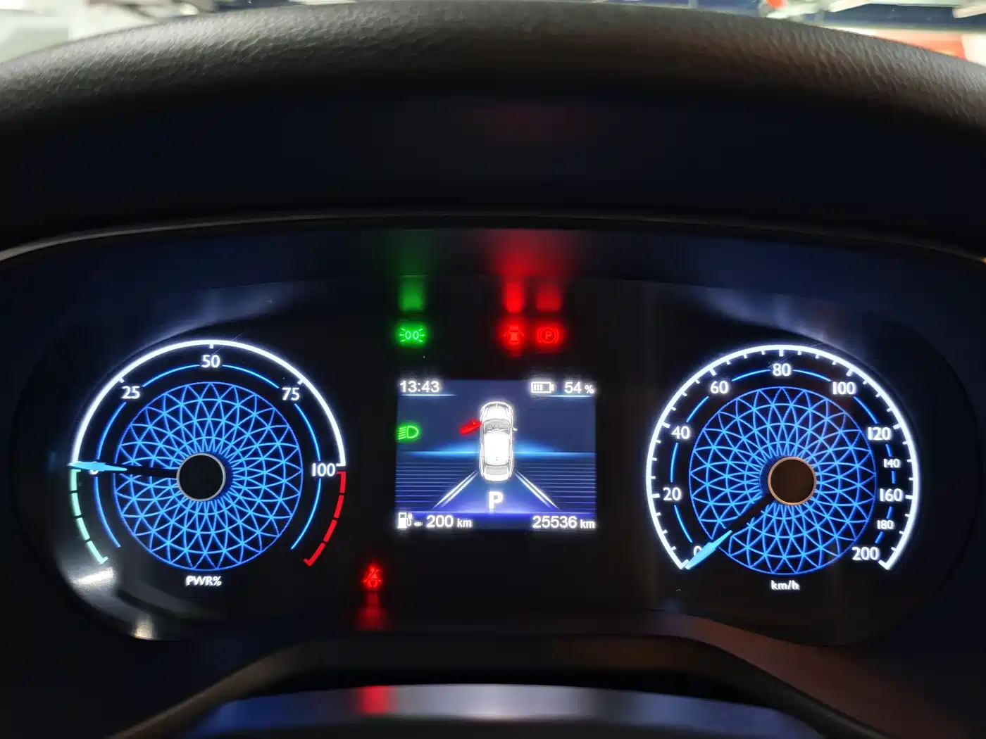 Hongqi E-QM5 2022 431km Charging Enjoyment Edition фото 9