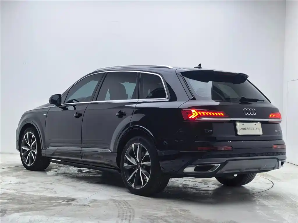 Audi Q7 2023 55 TFSI quattro S line Sport фото 6