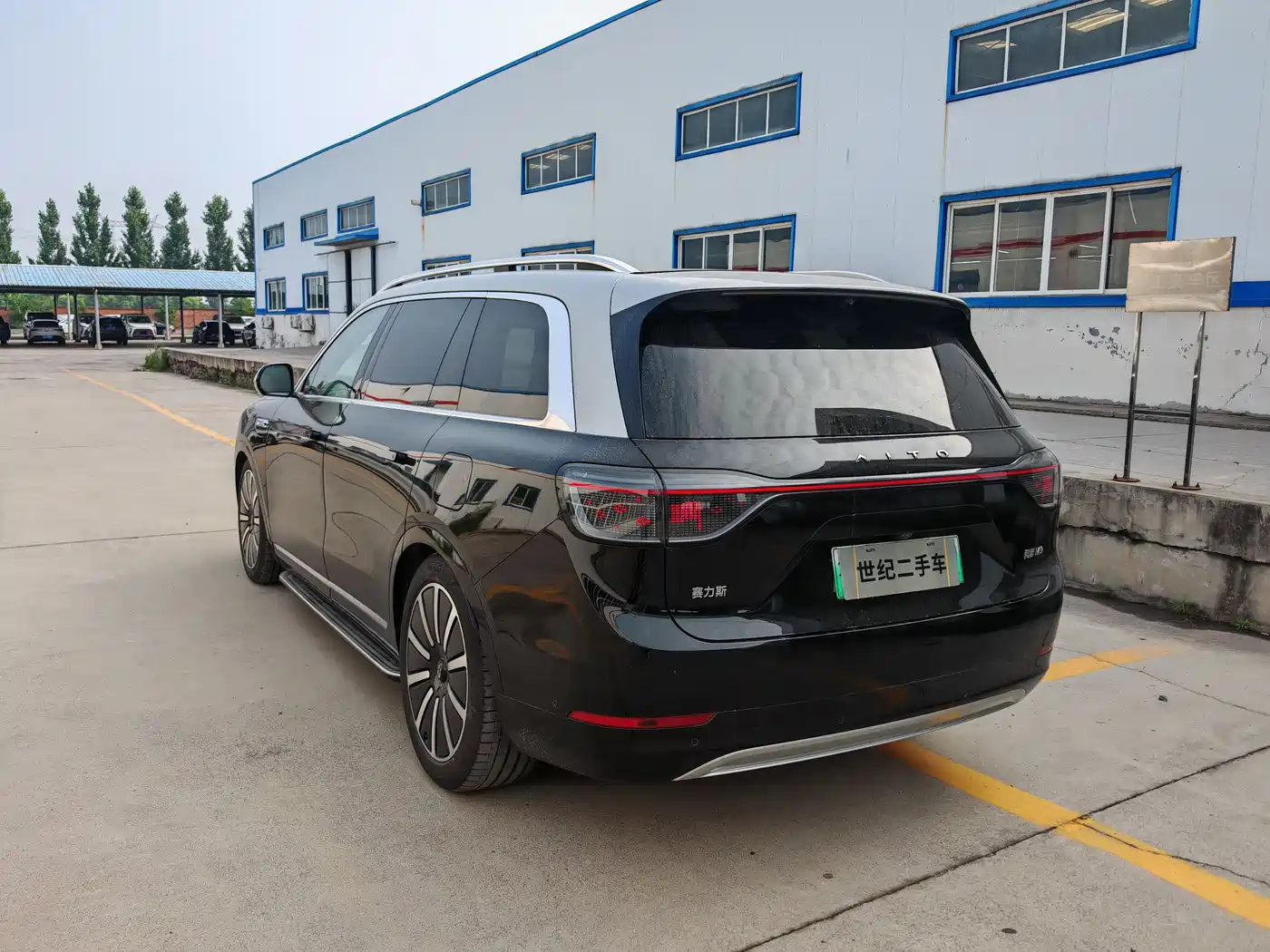 AITO Wenjie AITO M9 2024 Extended Range Ultra 42kWh 6-Seater фото 12