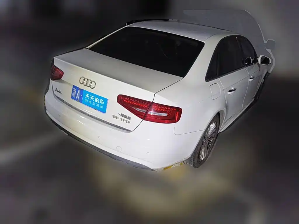 Фото 2 - Audi A4L