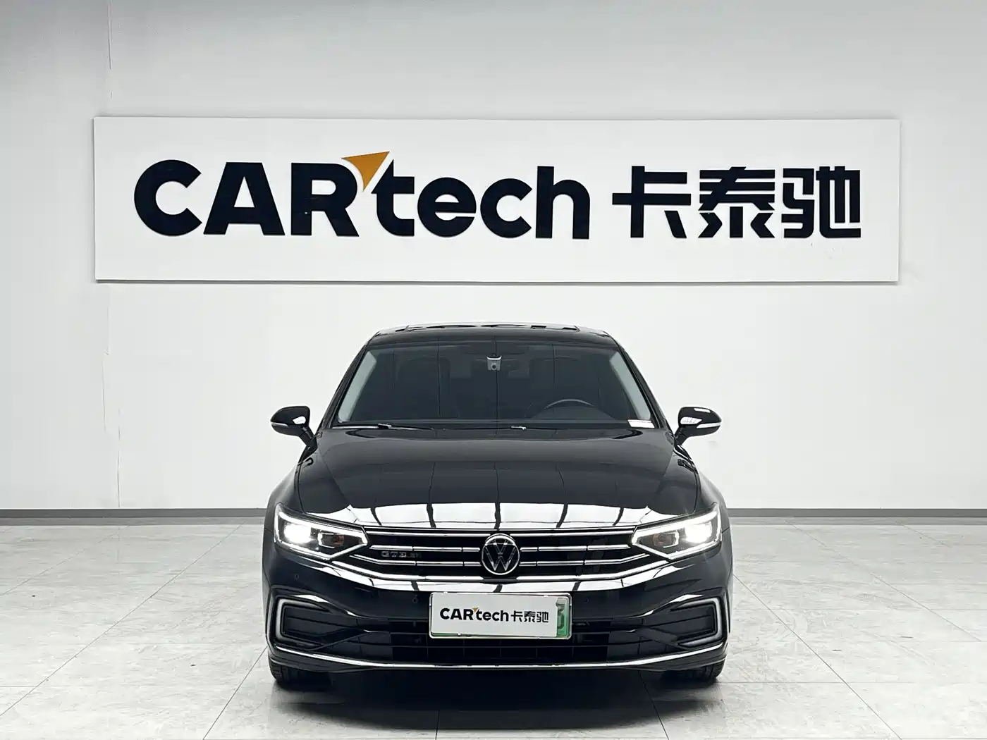 VOLKSWAGEN MAGOTAN GTE PLUG IN HYBRID