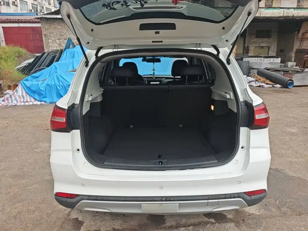 Фото 19 - Roewe RX3