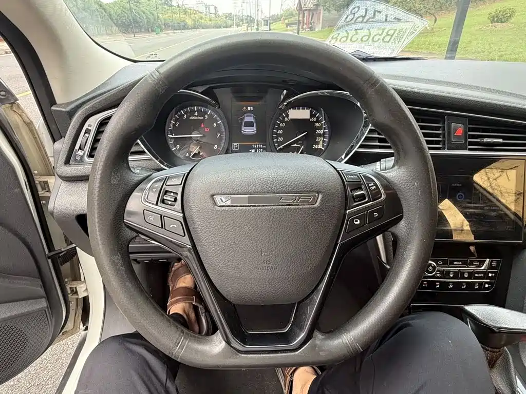 Venucia D60 2018 2018 1.6L CVT Comfort Edition