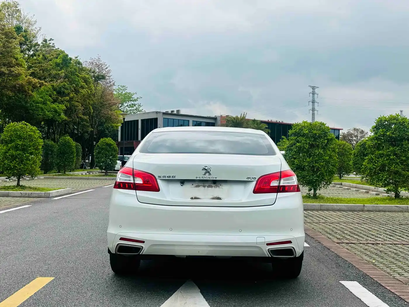 Peugeot 408 2016 1.6T Automatic Luxury Edition фото 6