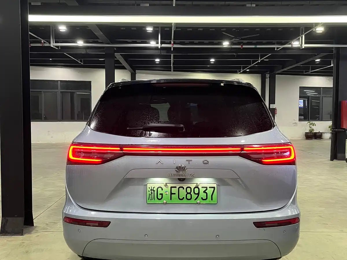 AITO Wenjie AITO M7 2024 1.5T RWD Plus 5-Seater фото 9