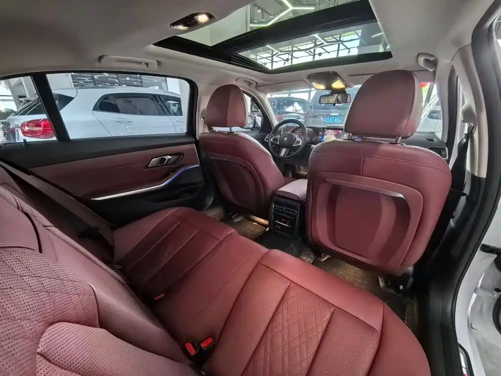 BMW 3 Series 2023 325Li M Sport Package фото 8