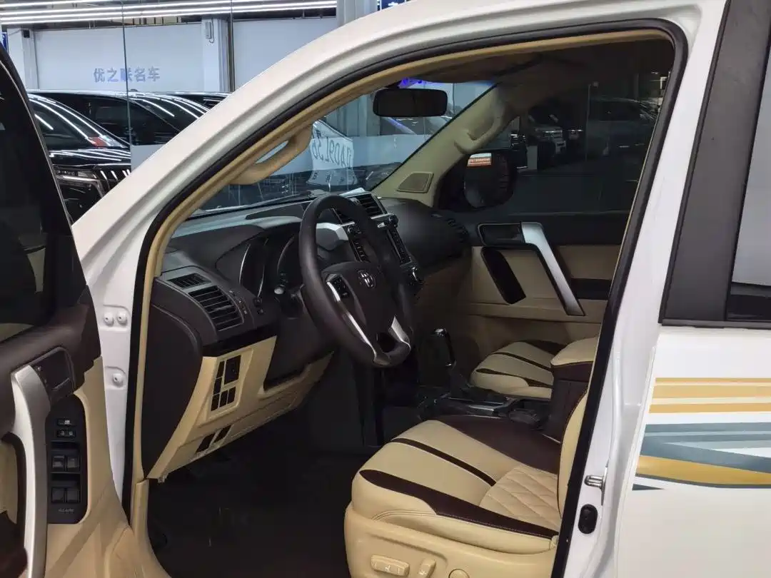 Toyota Prado 2015 2.7L Automatic Standard фото 7