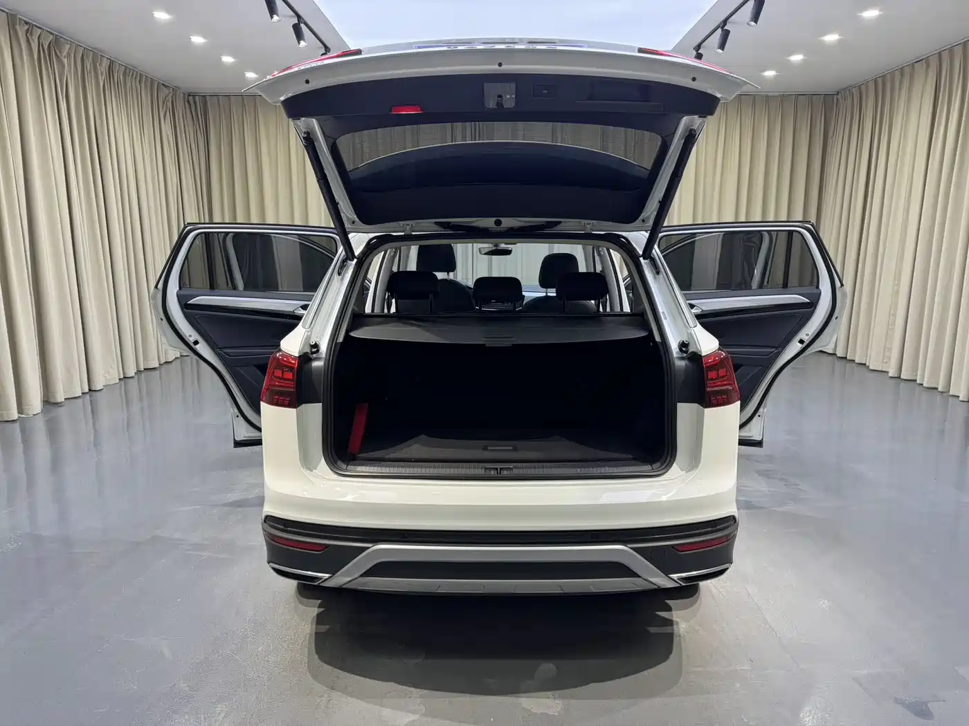 Volkswagen Tayron 2021 280TSI 2WD Luxury Smart Connect фото 16