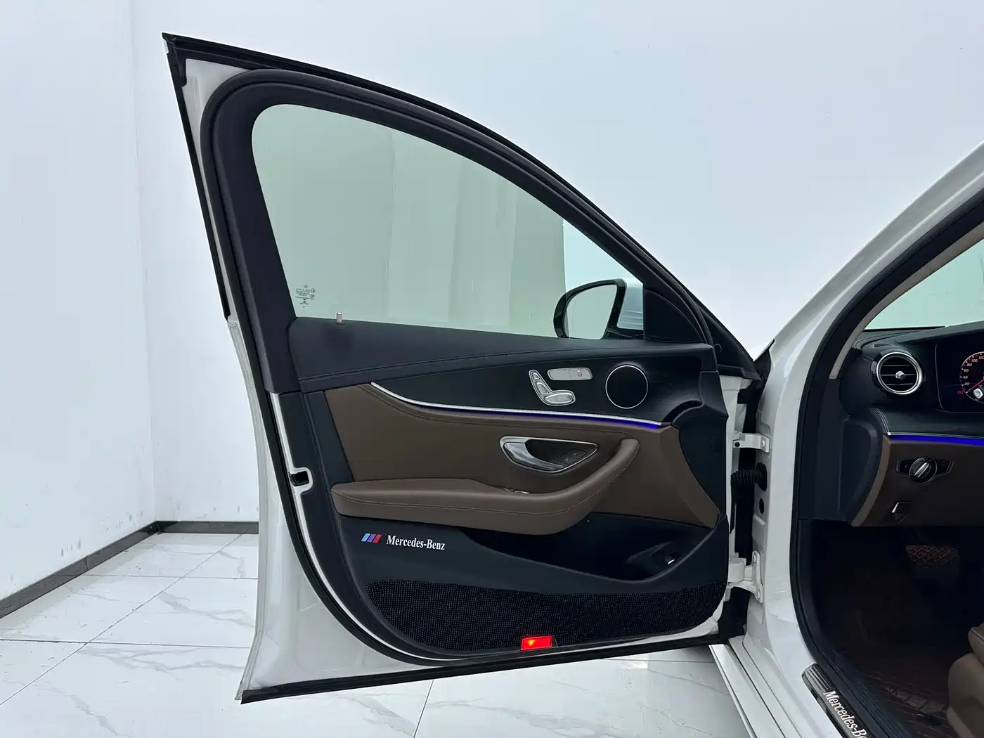 Mercedes-Benz E-Class 2018 Facelift E 200 L Sport фото 8