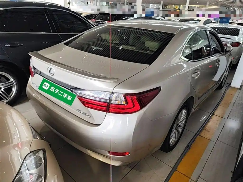 Lexus ES 2015 200 Elite Edition фото 7