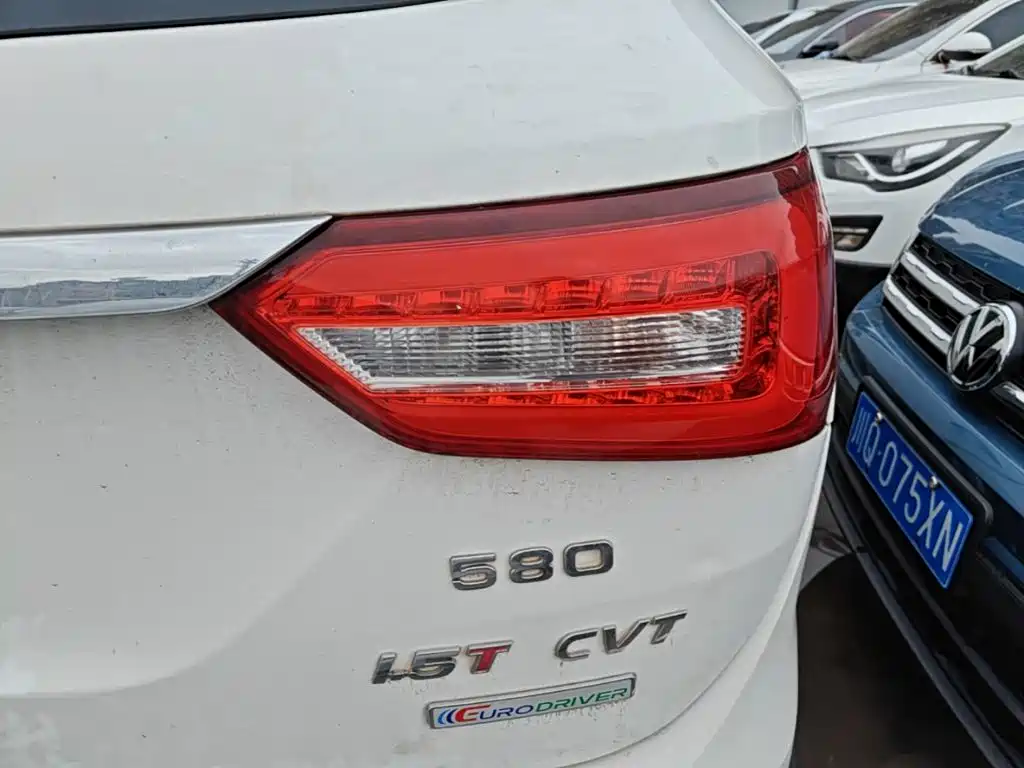 Dongfeng Fengguang Fengguang 580 2018 2017 1.5T CVT Comfort Version
