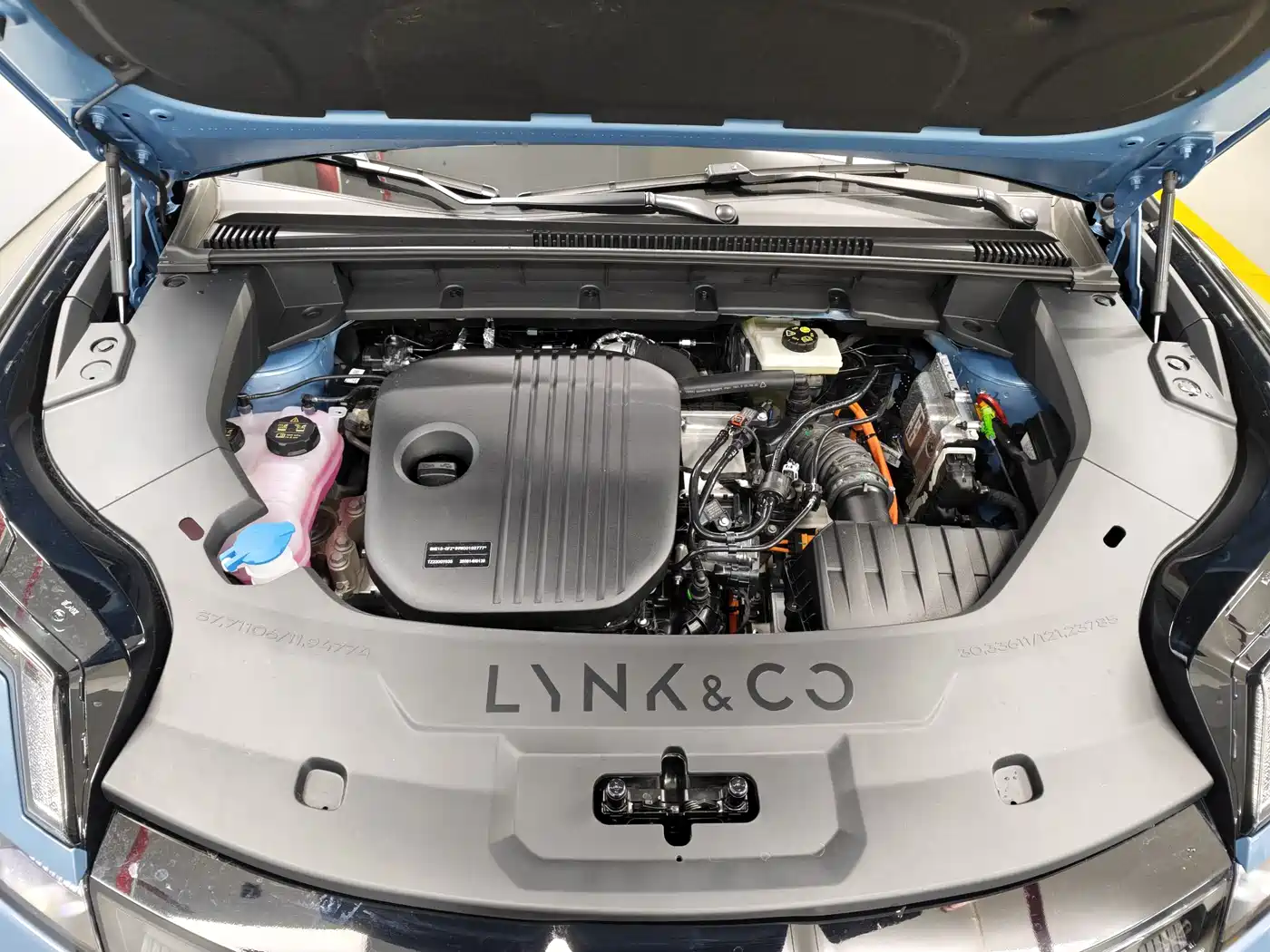 Lynk & Co 08 EM-P 2026 Model Base Trim фото 17
