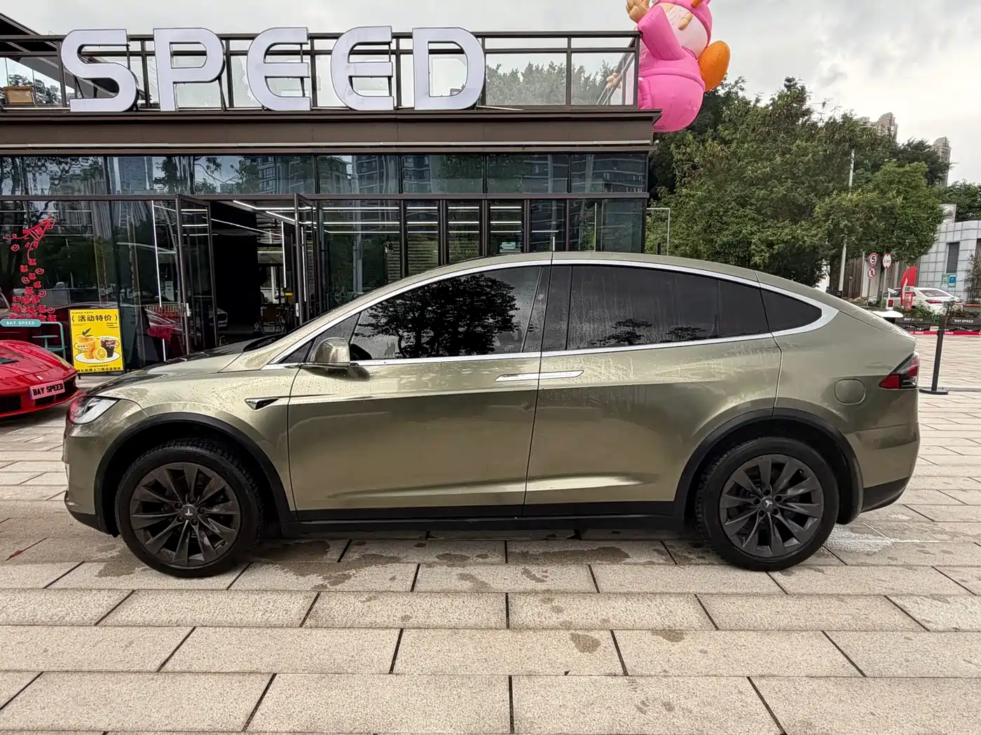 TESLA MODEL X
