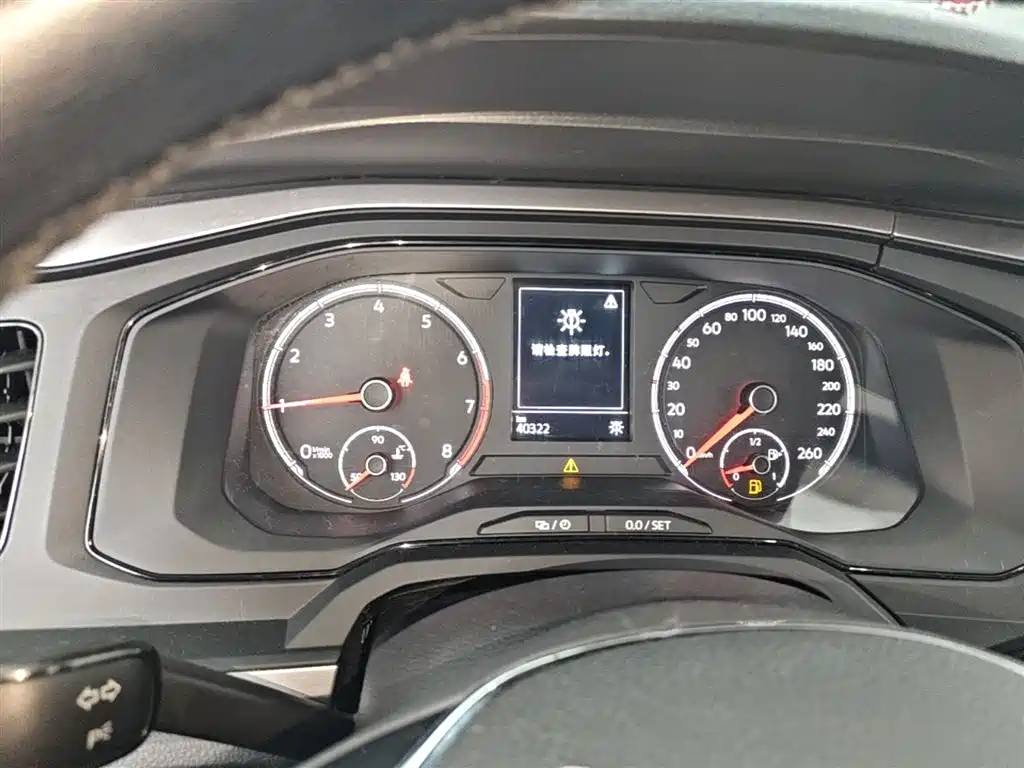VOLKSWAGEN POLO