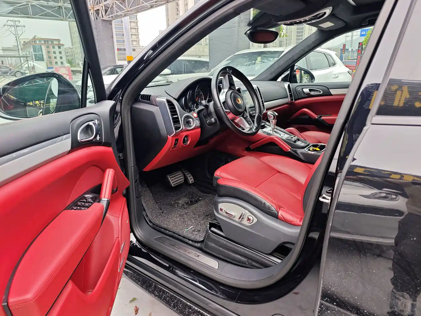 Porsche Cayenne 2016 Cayenne GTS 3.6T фото 9