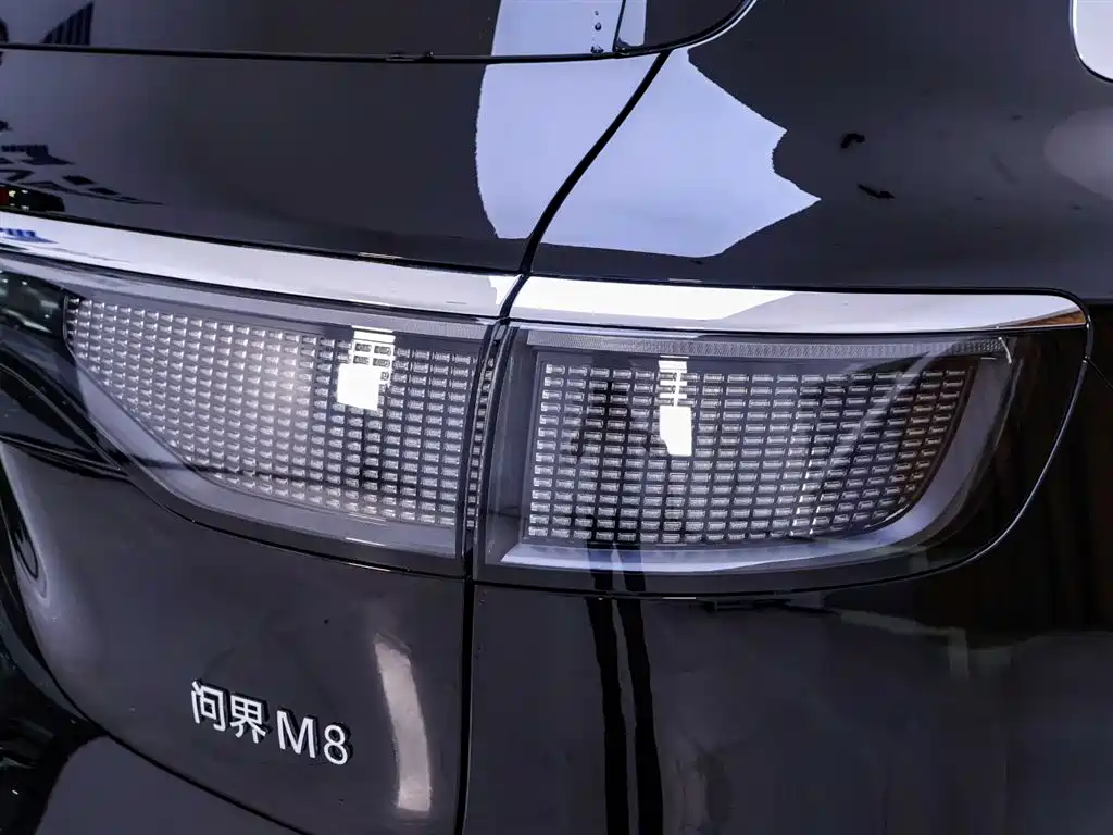 AITO Wenjie AITO M8 2025 Model Extended Range Max+ Edition 53.4kWh 6-Seater фото 9
