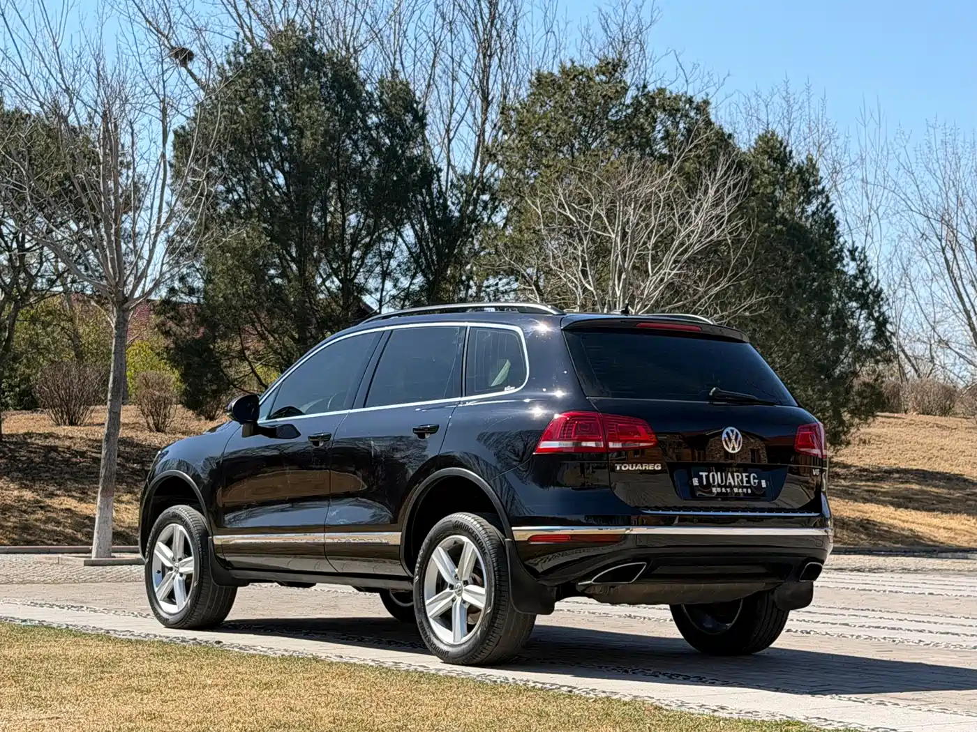 VOLKSWAGEN TOUAREG