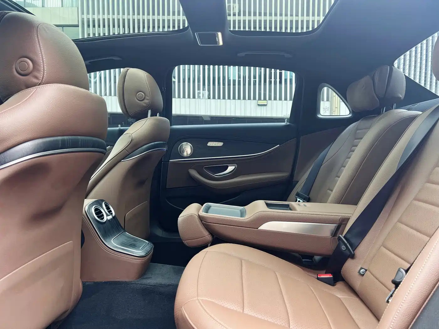 Mercedes-Benz E-Class 2022 Facelift E 300 L Sport Fashion Style фото 6