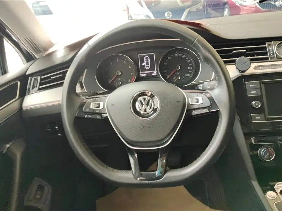 Volkswagen Magotan 2018 330TSI DSG Leading фото 15