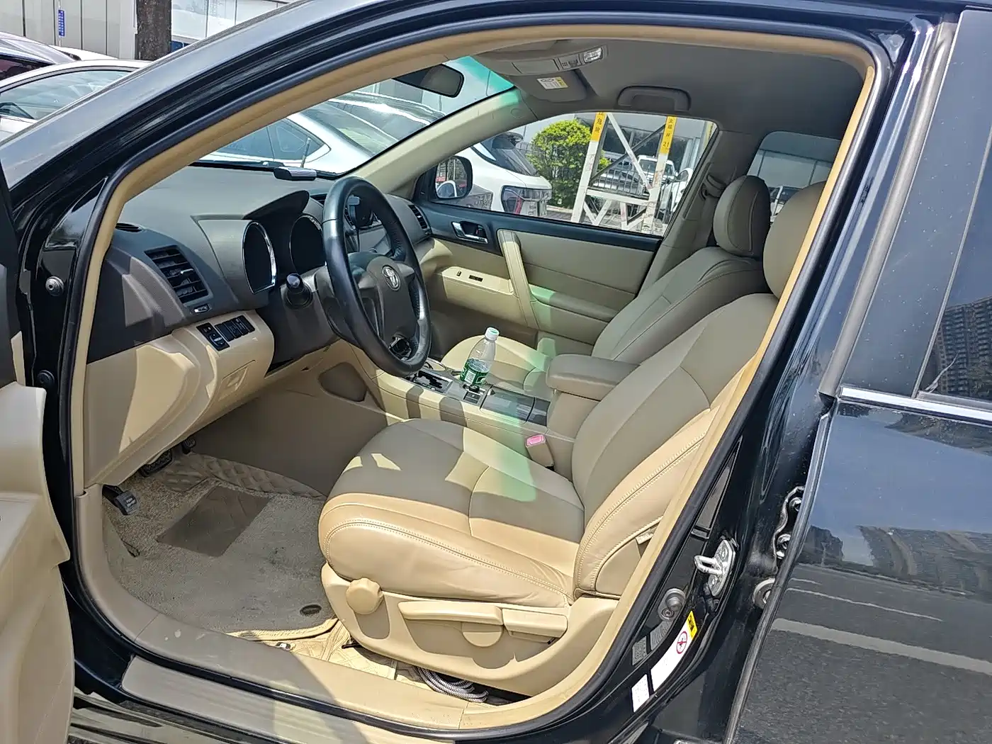Toyota Highlander 2012 2.7L 2WD 5-seater Elite Edition фото 2