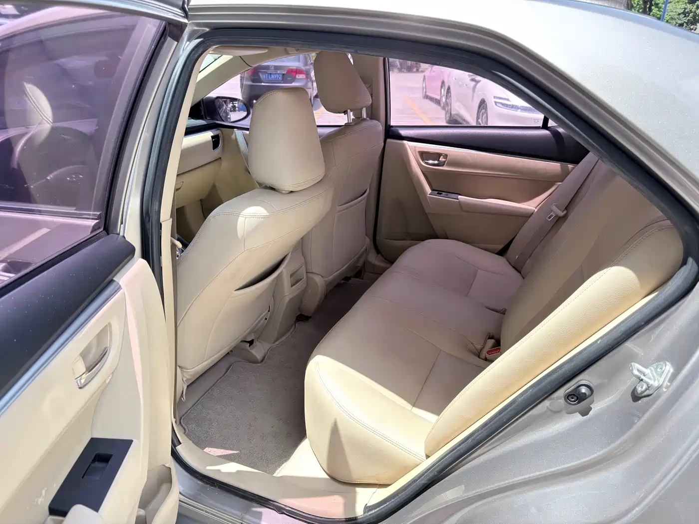 Toyota Corolla 2017 1.6L CVT GL фото 6