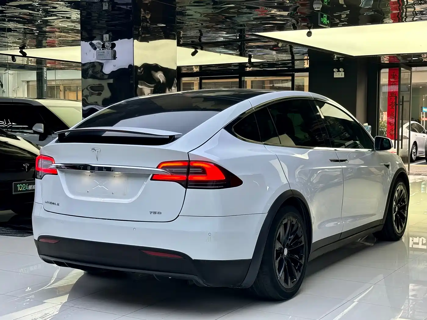 TESLA MODEL X