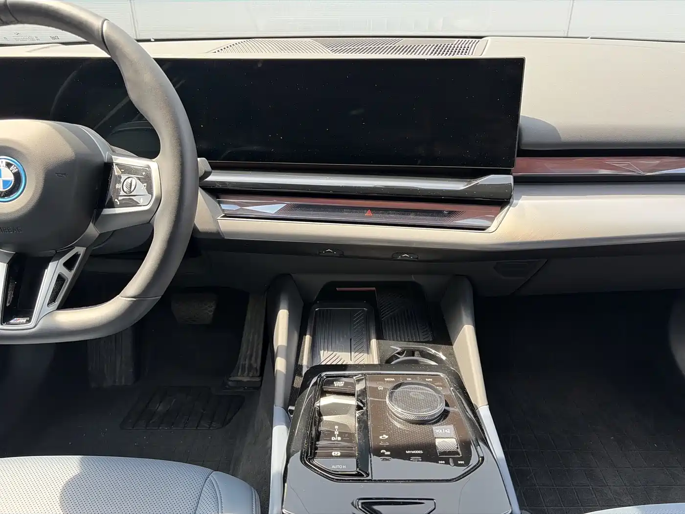 BMW i5 2025 eDrive 40L M Sport Package фото 7