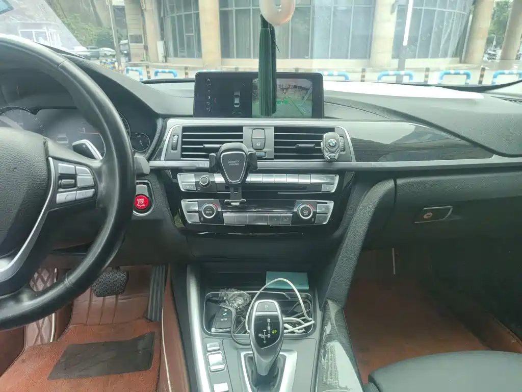 Фото 9 - BMW 3 Series