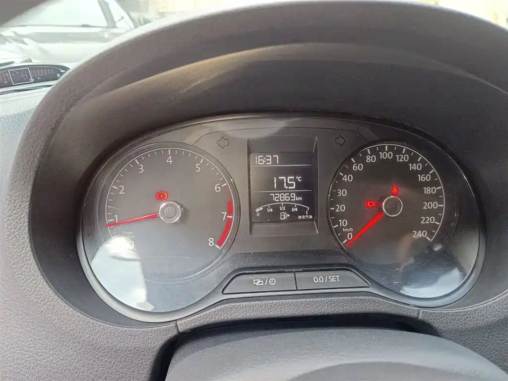 Volkswagen Polo 2016 1.4L Manual Trend фото 8