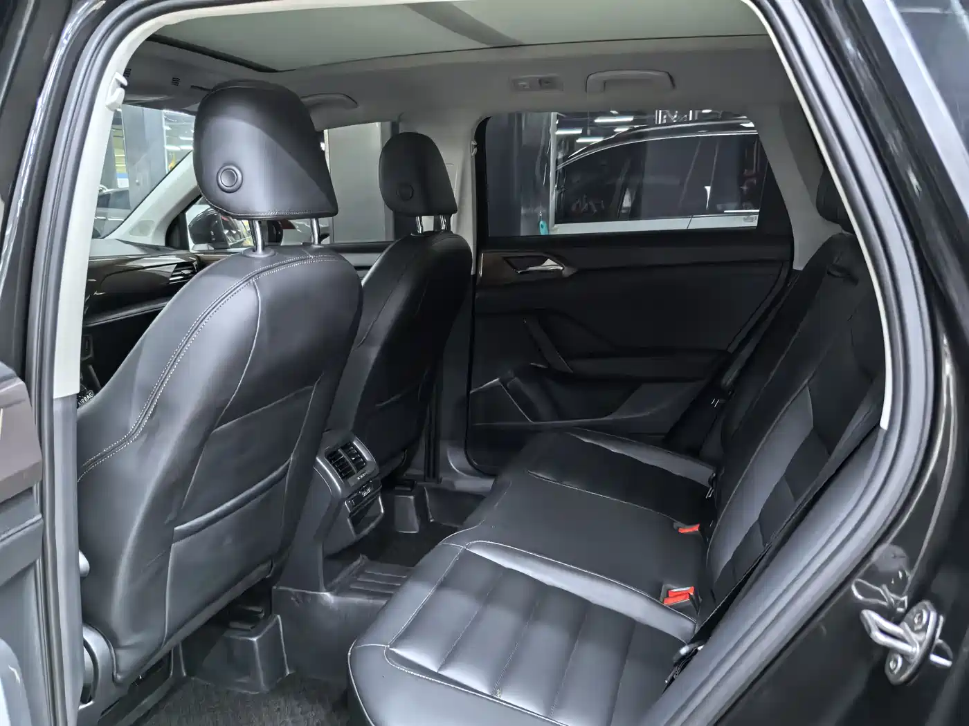 Volkswagen Tharu 2020 280TSI 2WD Luxury Edition China VI фото 9