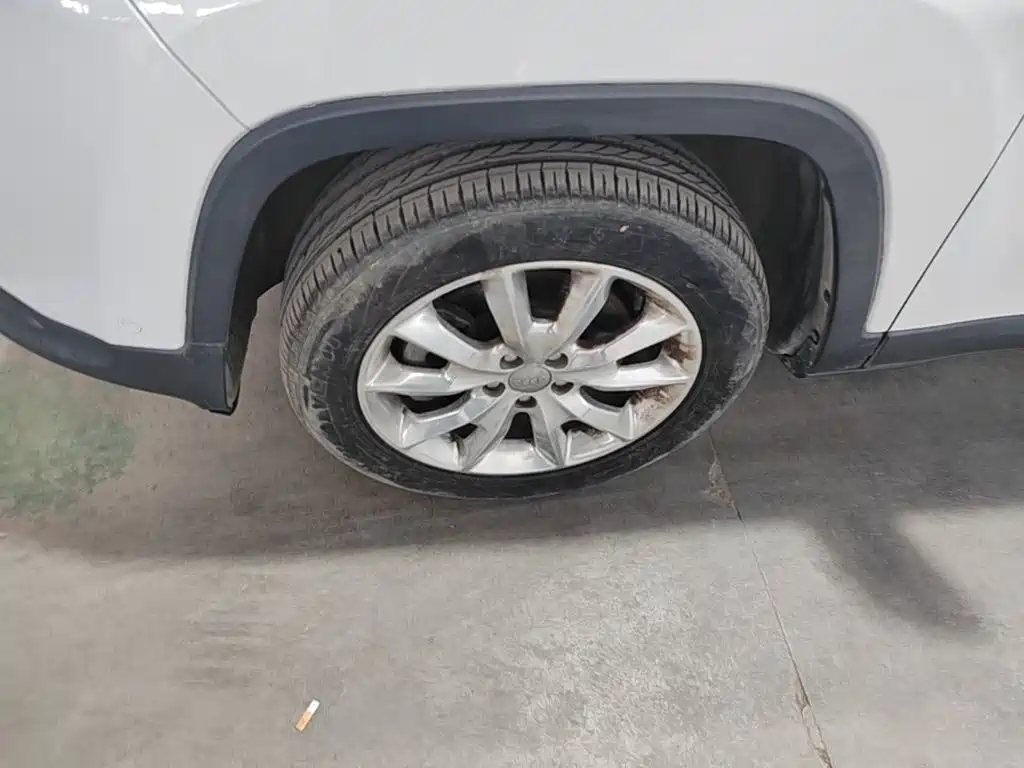 Jeep Cherokee (Import) 2014 2014 2.4L Luxury