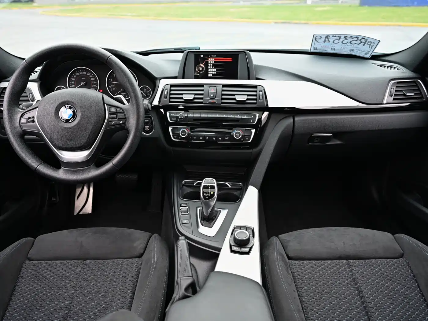 BMW 3 Series 2017 320i M Sport фото 5