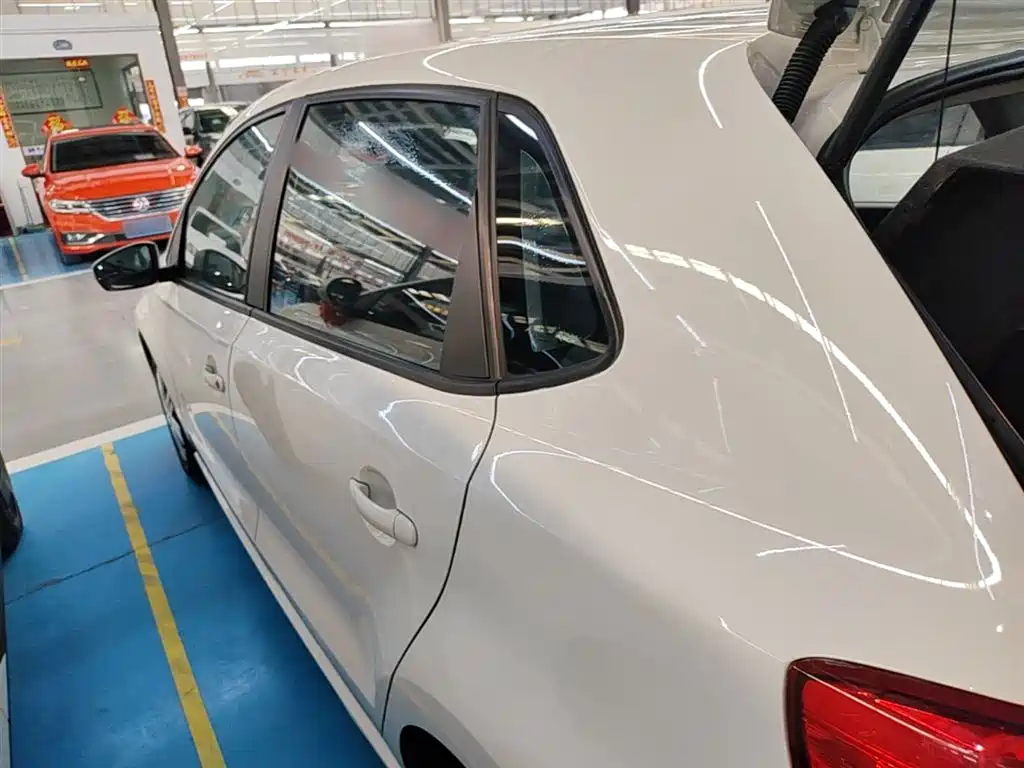 Volkswagen Polo 2016 1.4L Manual Trend фото 5