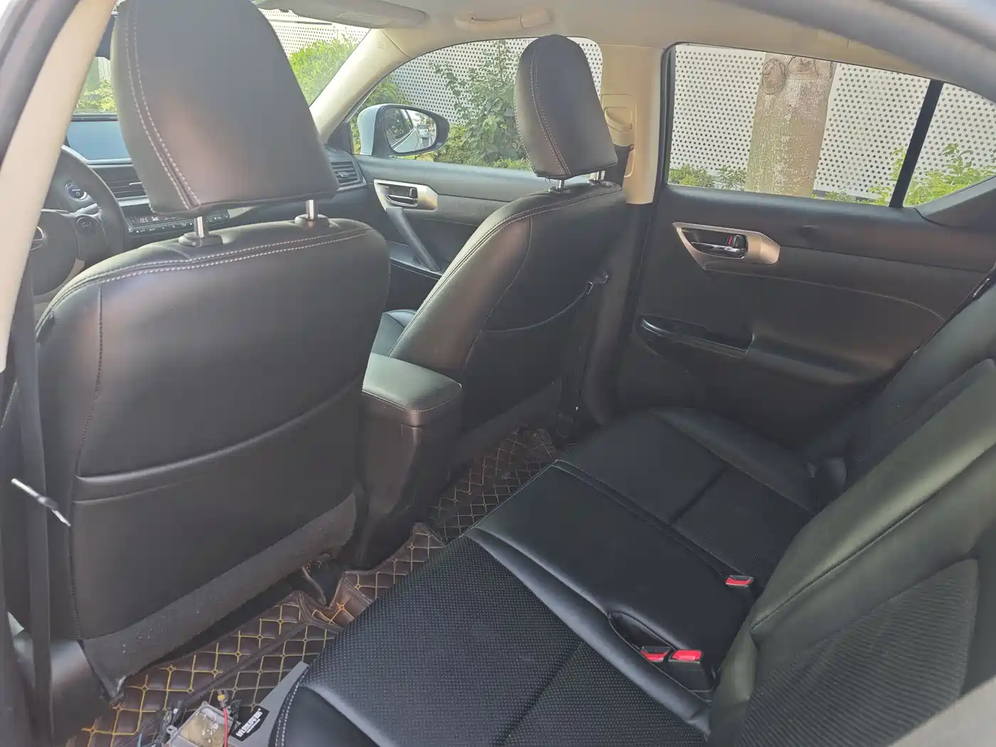 Lexus CT 2015 CT200h Dark Knight Edition фото 23