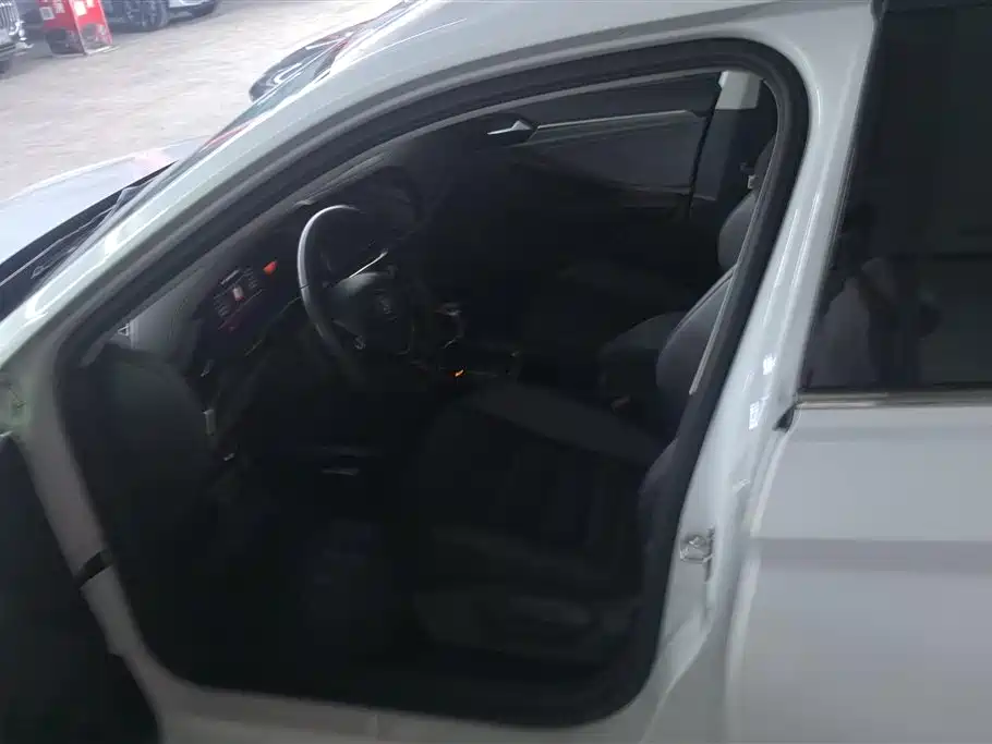 Volkswagen Sagitar 2021 280TSI DSG Surpassing Edition фото 9